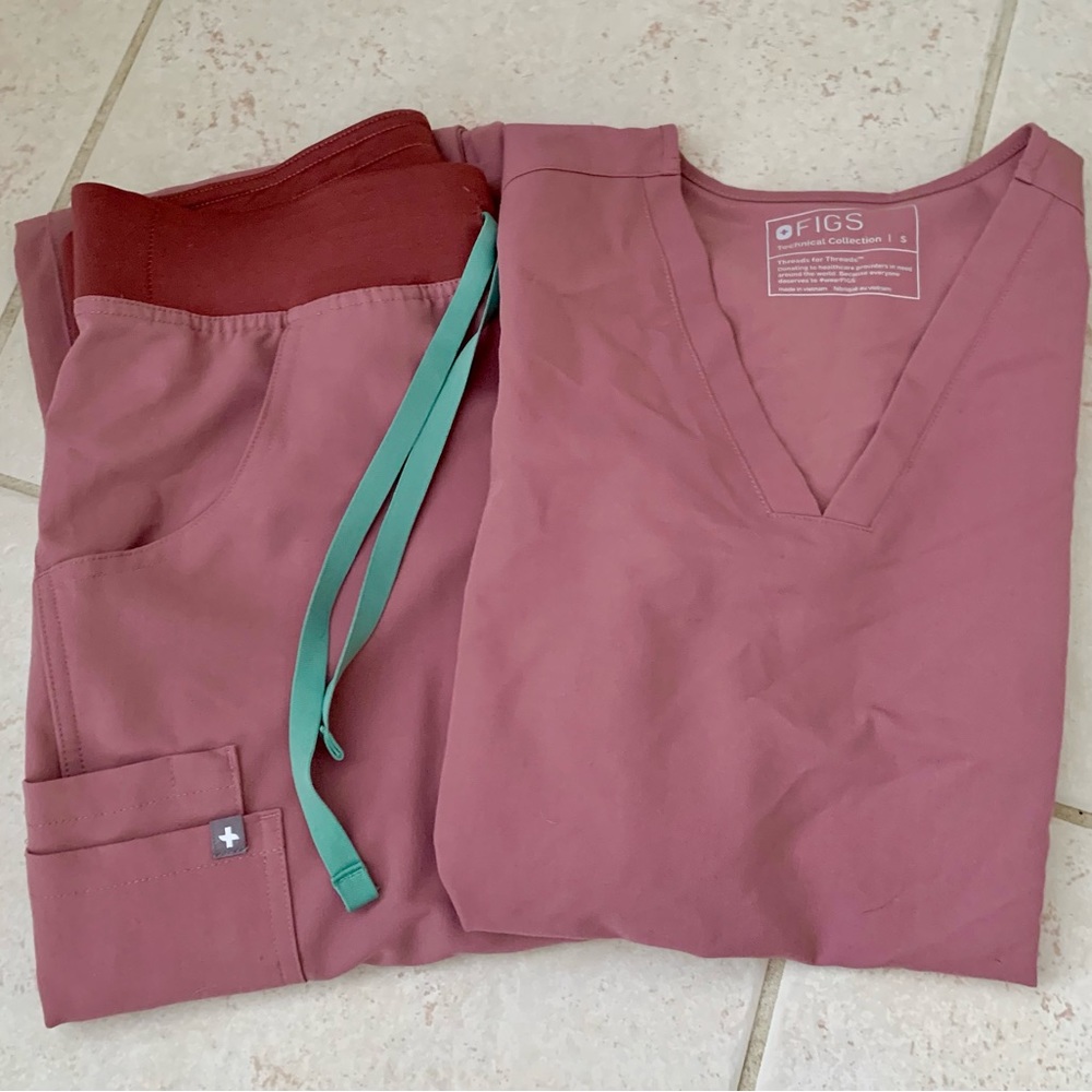 FIGS Scrub Set - Size Small